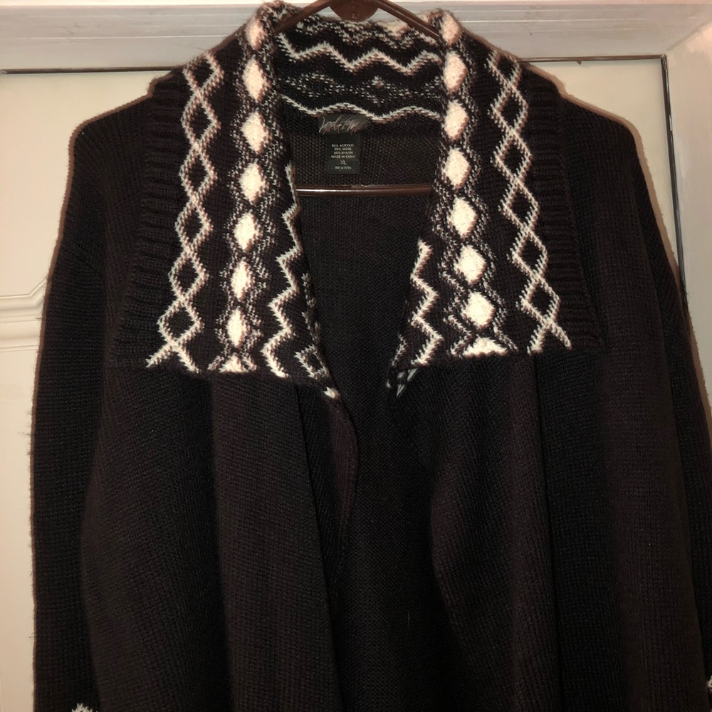 Lord & Taylor Sweater Size XL NEW